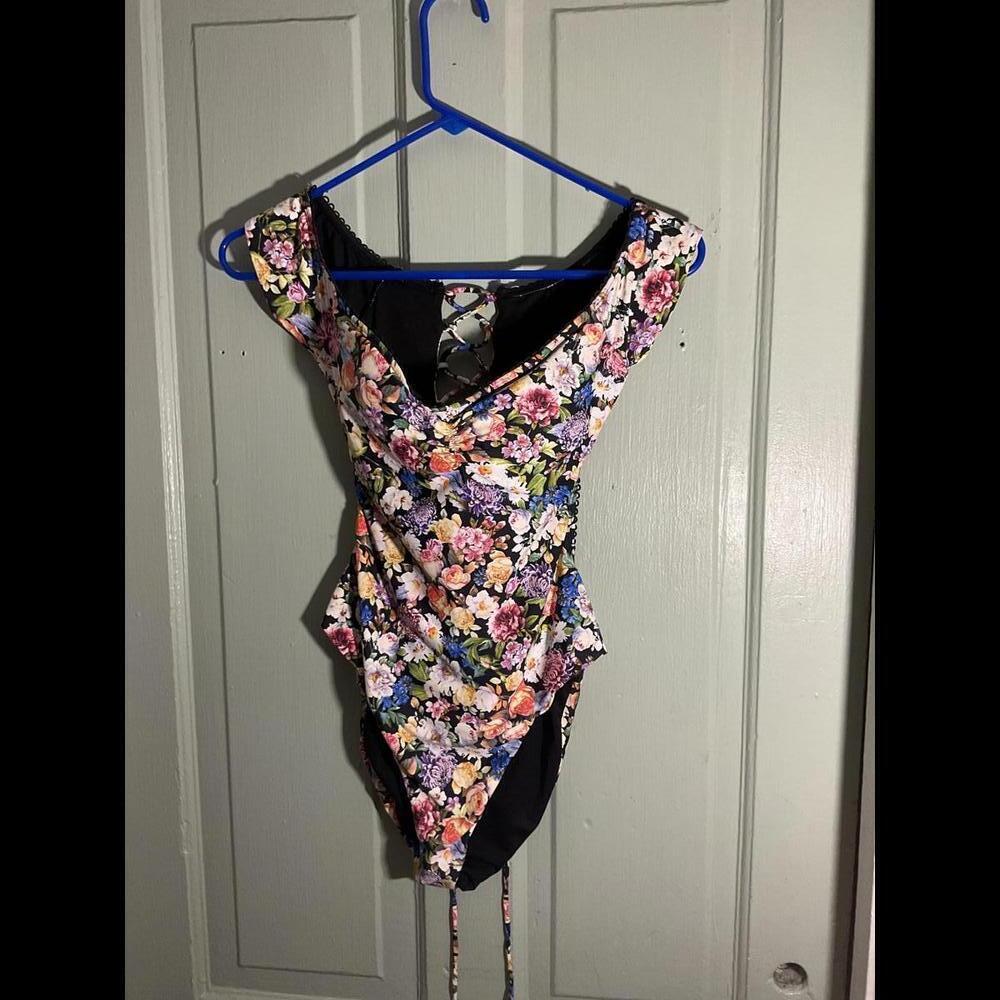 Lucky Brand Late Bloomer Off Shoulder Laced Back  Swimsuit Small Sexy  NWT